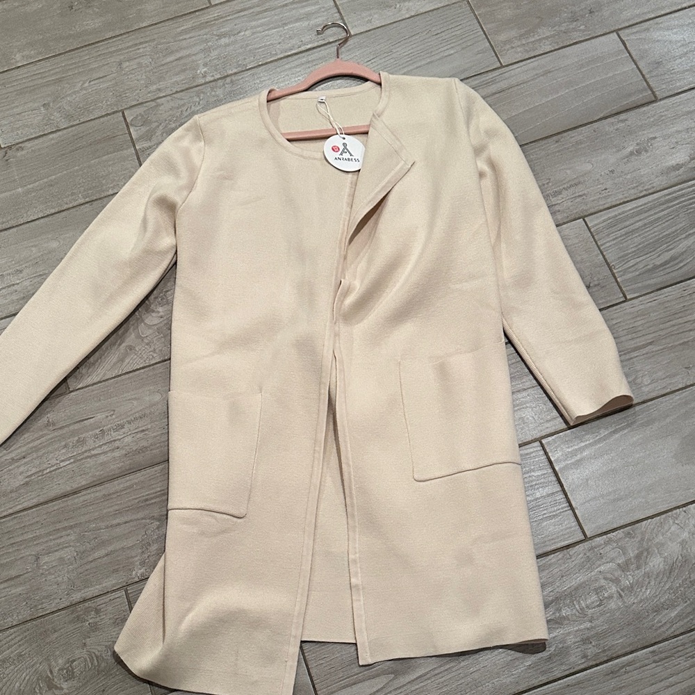 Chic Cream Women's Blazer